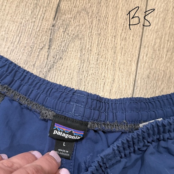 Patagonia Navy Swimming Trunks Men’s Large - Picture 2 of 2